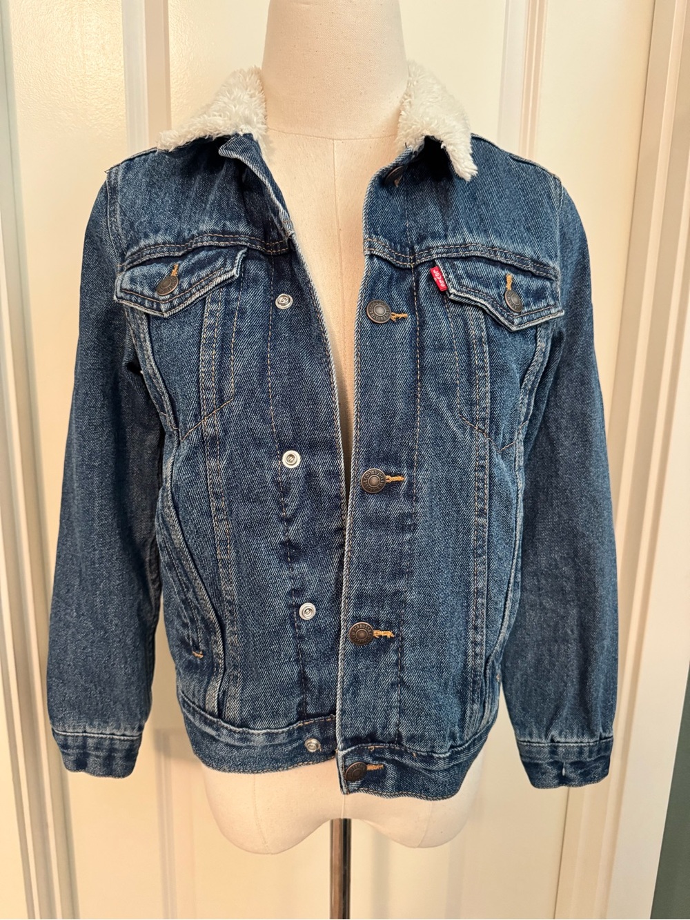 VTG Levi's Blue Denim Jacket with White Sherpa Collar